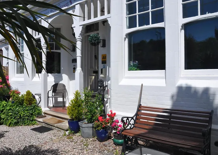 Torquay Hotels for Romantic Getaway